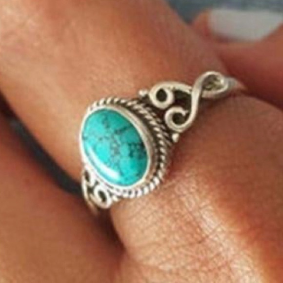 Turquoise Stone Silver Ring - NWOT - Picture 3 of 3